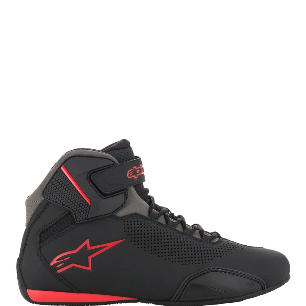 ALPINESTARS SEKTOR VENTED SHOES IN BLACK RED WITH BREATHABLE MOTORCYCLE RIDING DESIGN ALPINESTARS SEKTOR VENTED SHOES BLACK RED